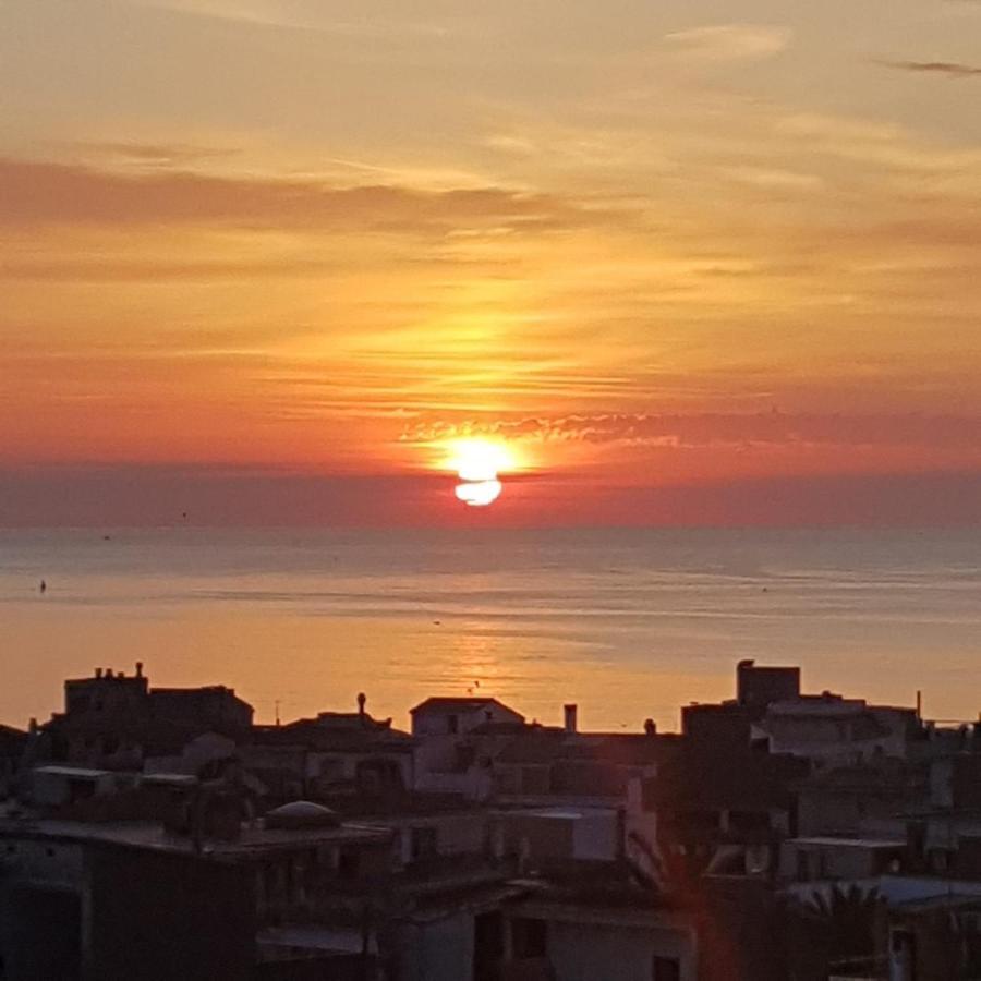 암푸리아스 L'Escala Vista Mar 아파트 외부 사진